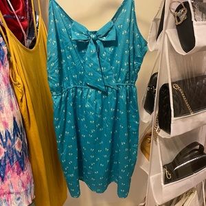 Very cute bow detail dress, beautiful blue color